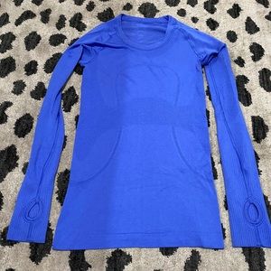 LULULEMON SWIFTLY TECH LS - SIZE 4 🍋